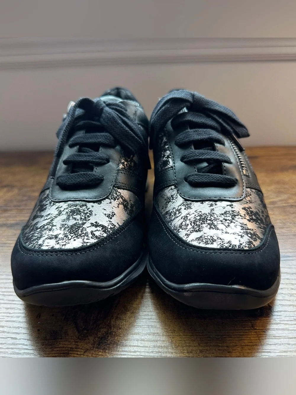 Walking Cradles Women Decker Sneakers 7 wide Black Silver Zip Up Comfort New